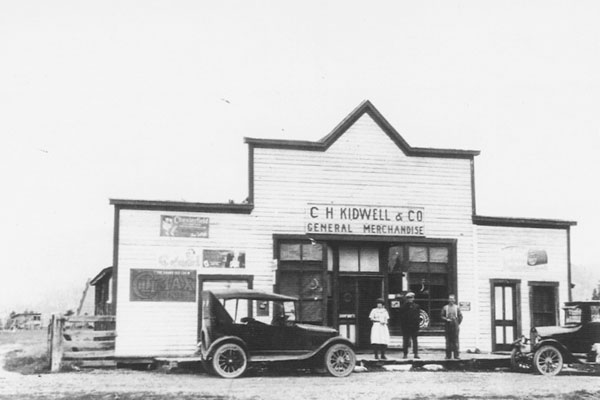 C.H.Kidwell Store, Laurier